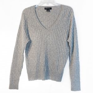 Grey Cable Knit V Neckline Long Sleeved Cashmere Woman's Sweater